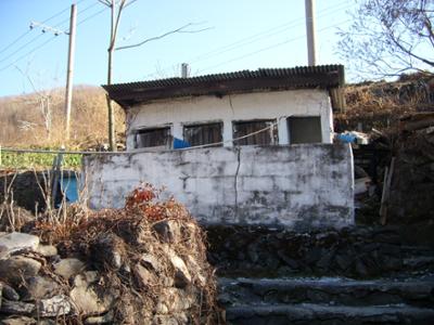 정선군 신동읍 예미리_안경다리마을 철길 주변 마을 공중화장실(2009년 11월)