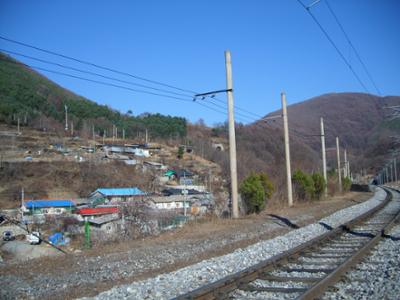 정선군 신동읍 예미리_안경다리마을 함백역 철길(2009년 11월)